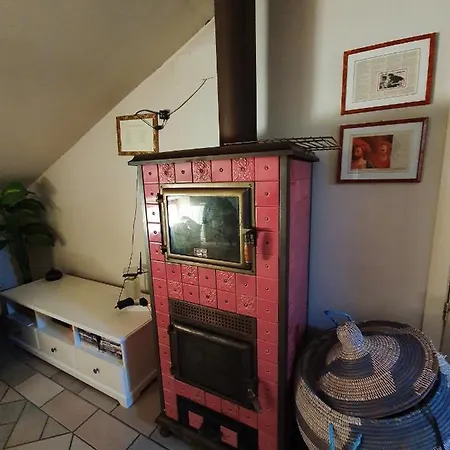 House With 2 Bedrooms In With Furnished Garden And Wifi 6 Km From The Beach *